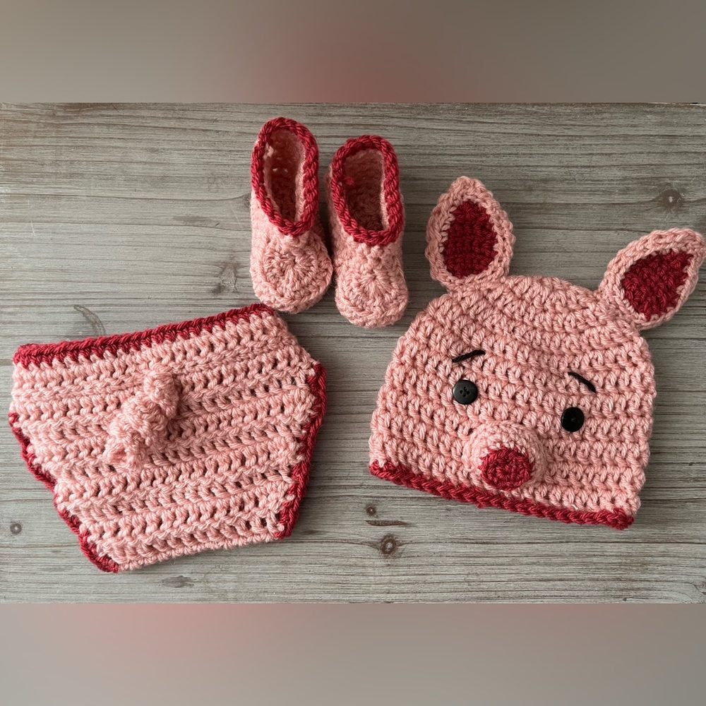 Piglet Newborn Photoshoot Outfit